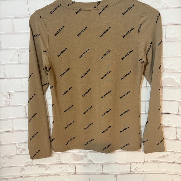 Fashion design like Balenciaga light Brown Logo Print Long Sleeve Shirt - Picture 8 of 12